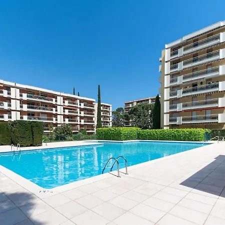Riviera - Piscine & Terrasse Saint-raphael * Saint-Raphaël